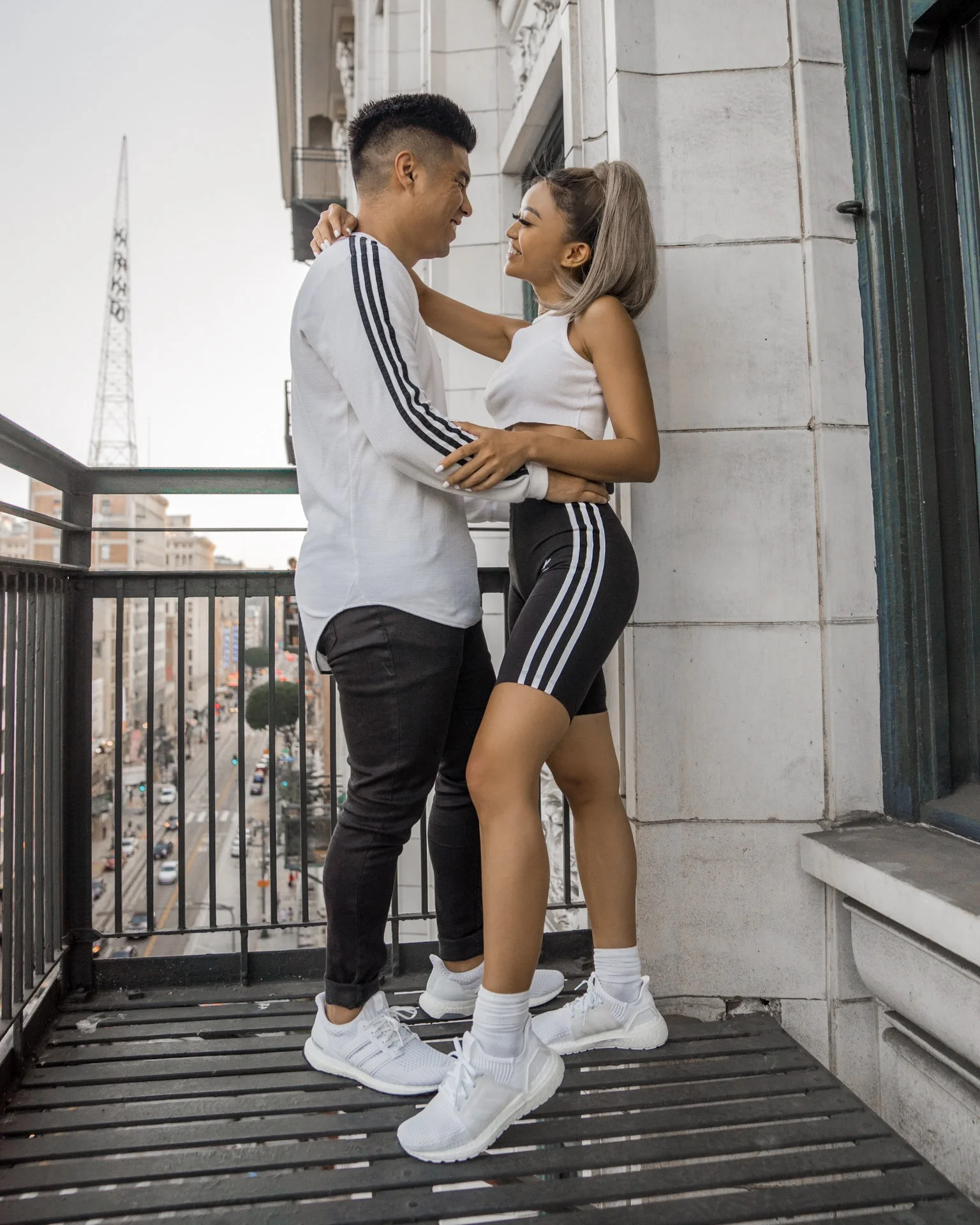 White Sneaker Trend Pau Dictado